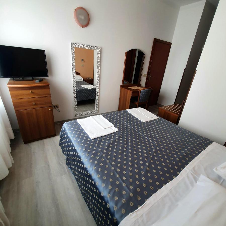 Hotel Perla Massa Lombarda Екстериор снимка