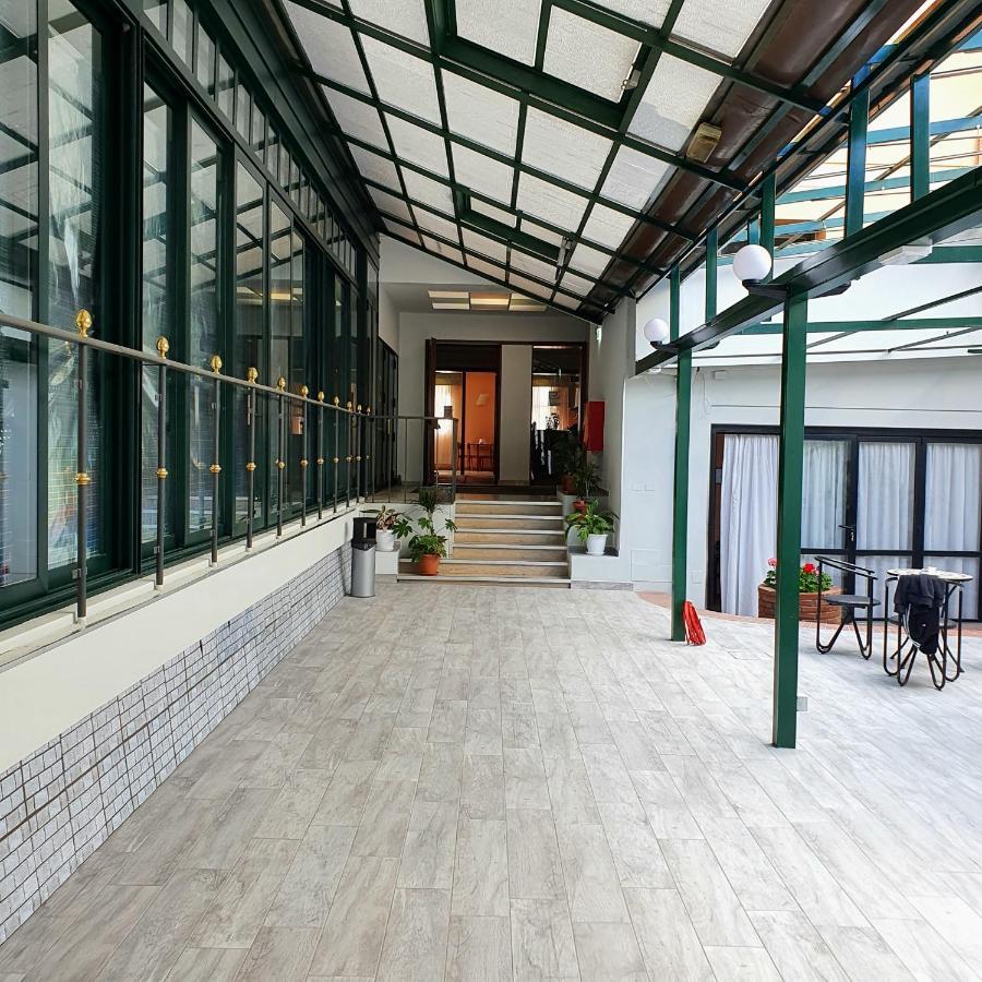 Hotel Perla Massa Lombarda Екстериор снимка