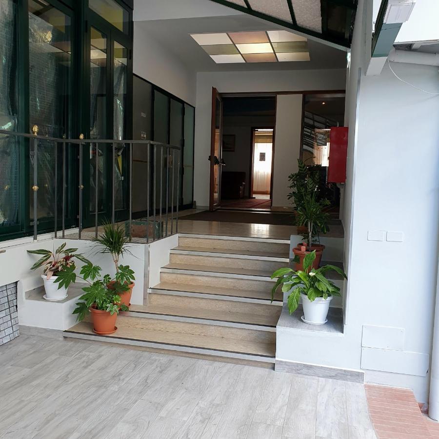 Hotel Perla Massa Lombarda Екстериор снимка