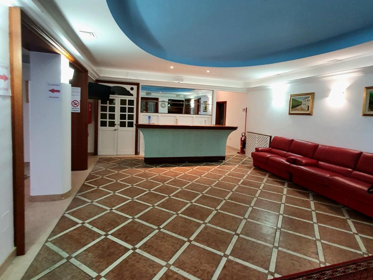Hotel Perla Massa Lombarda Екстериор снимка