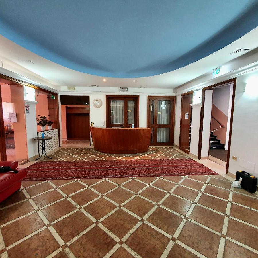 Hotel Perla Massa Lombarda Екстериор снимка