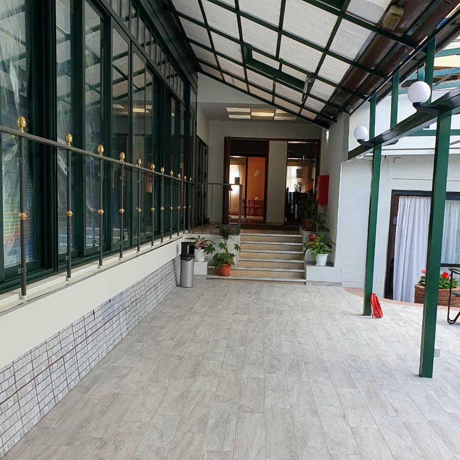 Hotel Perla Massa Lombarda Екстериор снимка