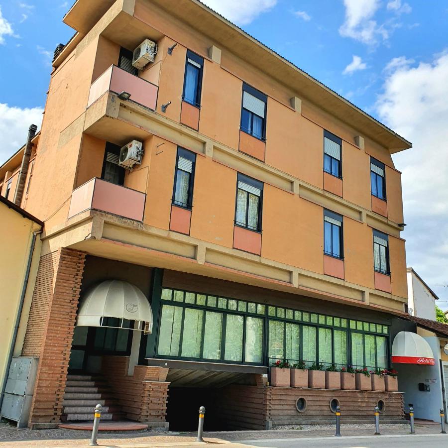 Hotel Perla Massa Lombarda Екстериор снимка