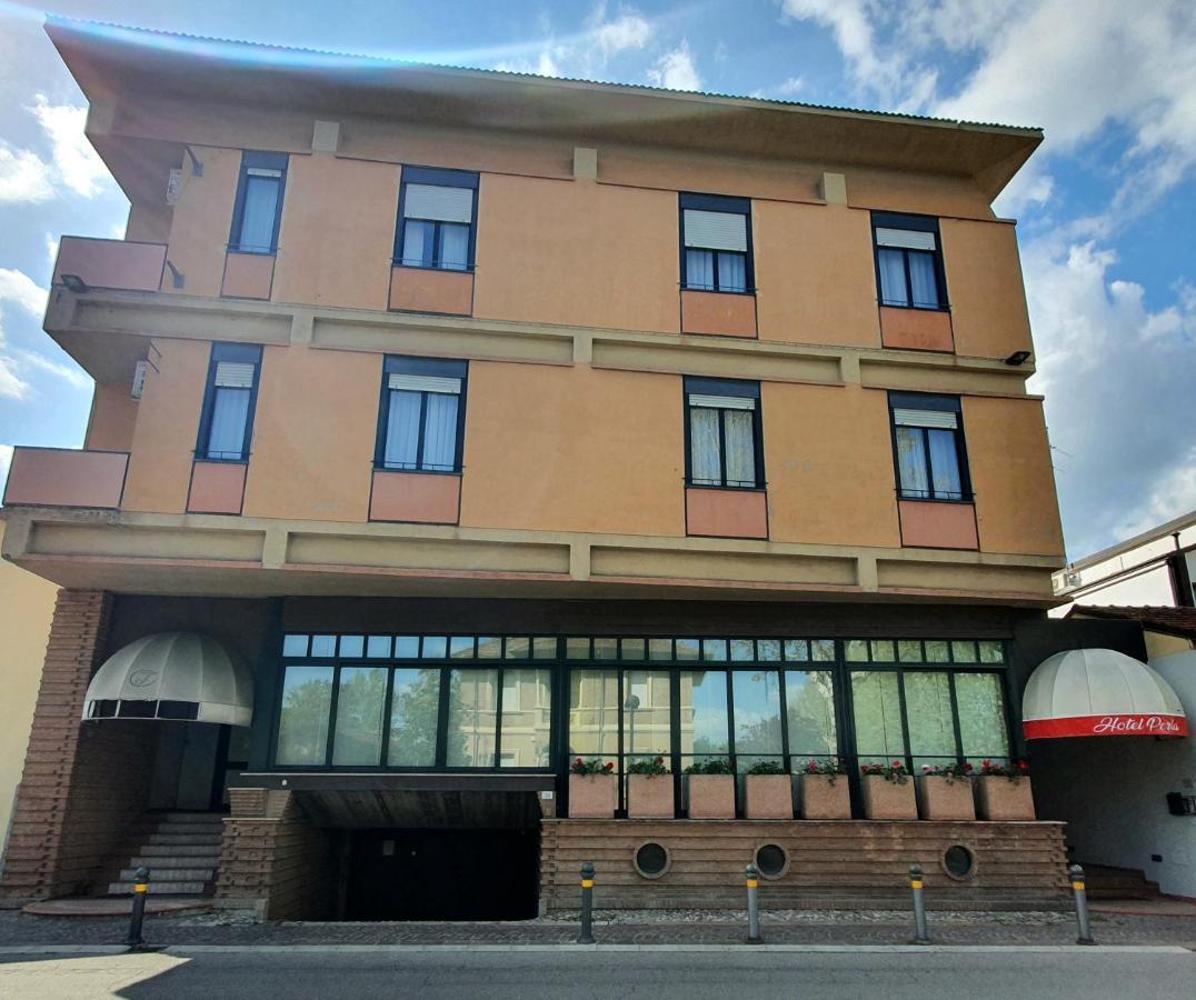 Hotel Perla Massa Lombarda Екстериор снимка