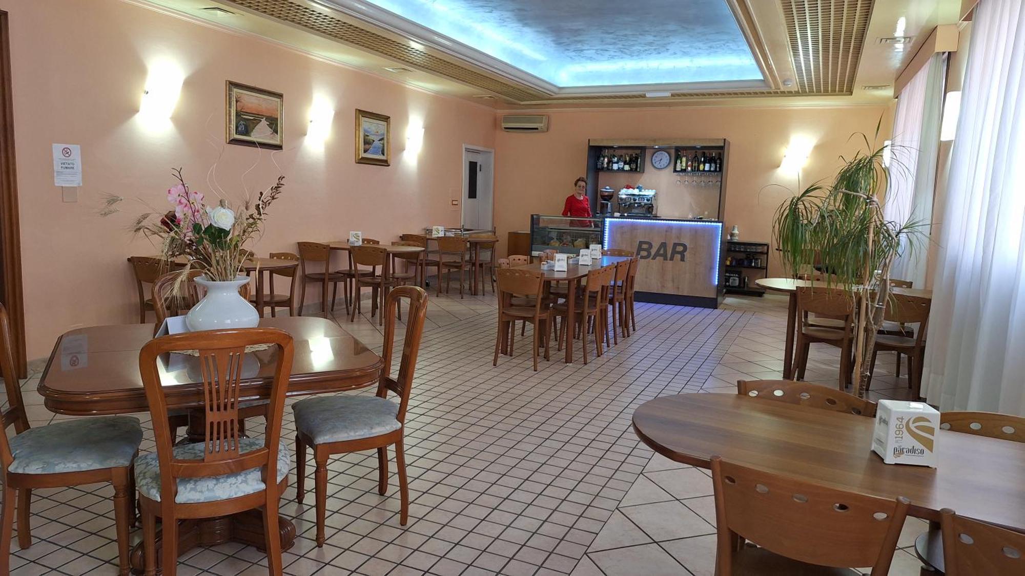 Hotel Perla Massa Lombarda Екстериор снимка